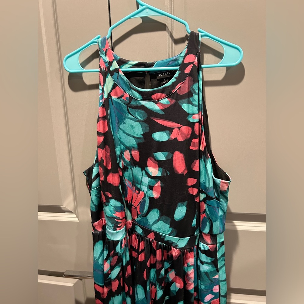 Torrid - Maxi Studio Knit Halter Dress with Pockets - 3 - Picture 5 of 11